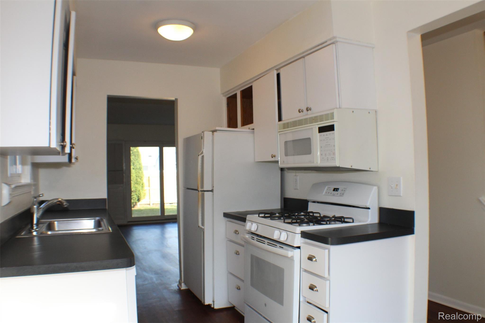 1765 Southfield Road Birmingham, MI 48009 - Photo 3 of 15 Open kitchen