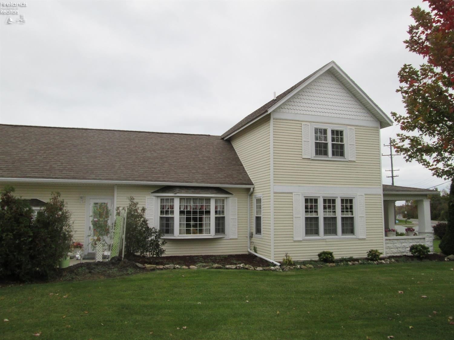 2064 Northwest Catawba Road Port Clinton, OH 43452 - Photo 1 of 10 Gallery Image 1