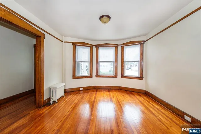 $2,400 | 59 Falmouth Avenue, Elmwood Park, NJ 07407