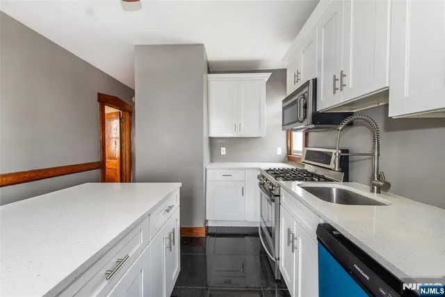 $2,400 | 59 Falmouth Avenue, Elmwood Park, NJ 07407