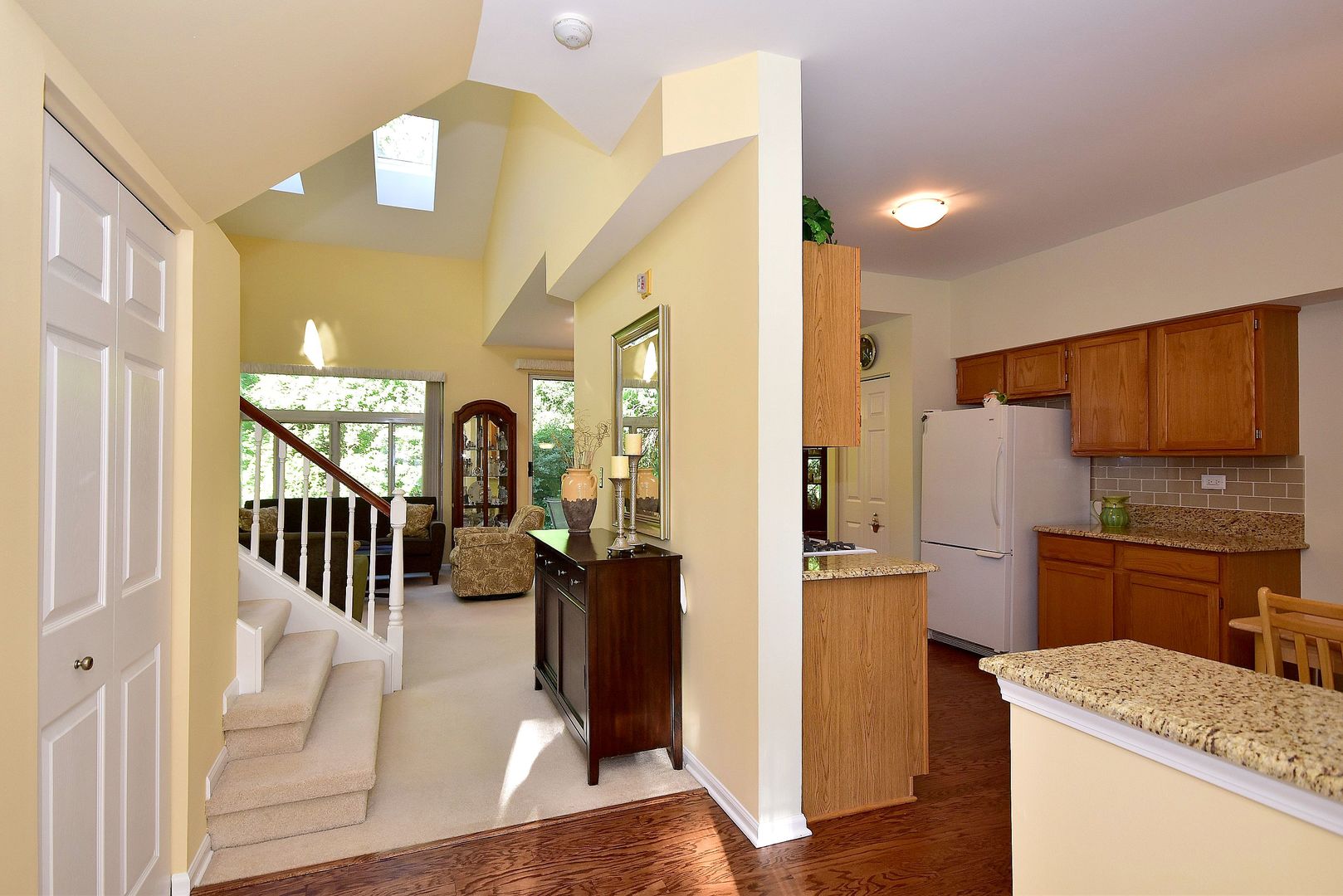 8245 Ripple Ridge Darien, IL 60561 - Photo 4 of 29