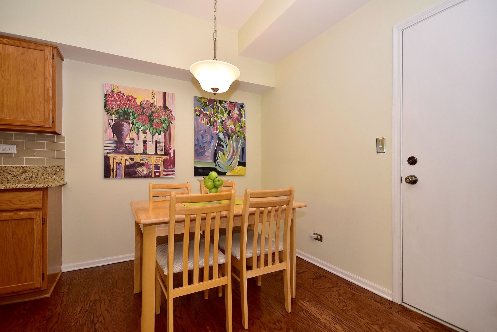 8245 Ripple Ridge Darien, IL 60561 - Photo 5 of 29