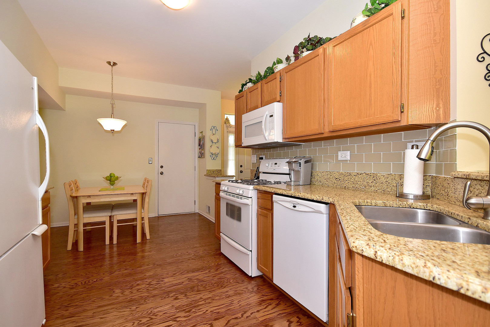 8245 Ripple Ridge Darien, IL 60561 - Photo 8 of 29