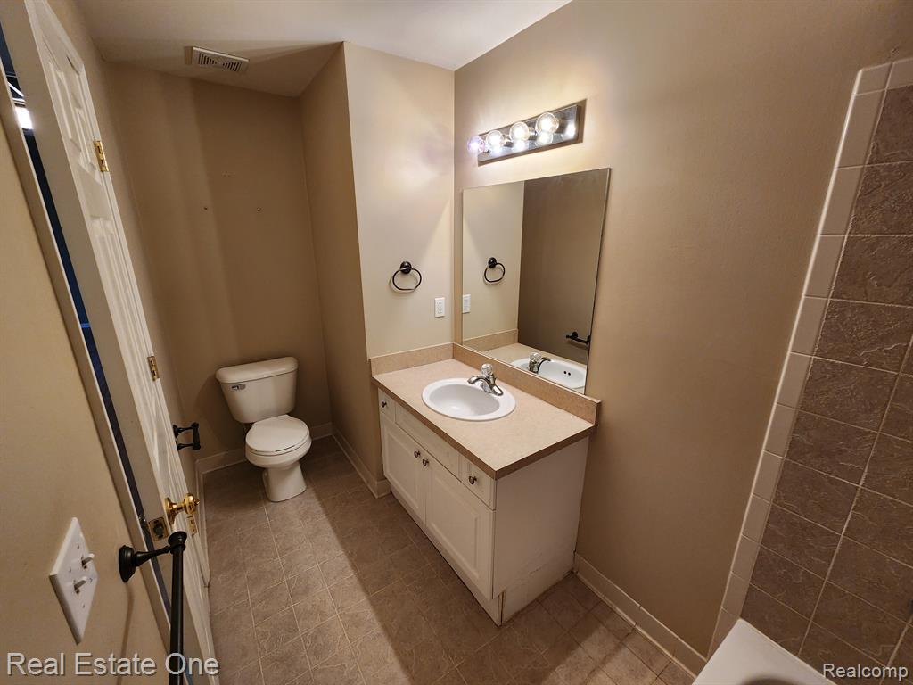 5364 Brookemonte Circle, Unit 1 Rochester, MI 48306 - Photo 22 of 26