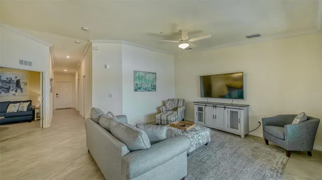 $6,500 | 5624 Palmer Circle, Unit 203, Bradenton, FL 34211