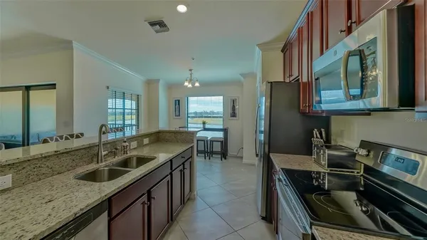 $6,500 | 5624 Palmer Circle, Unit 203, Bradenton, FL 34211