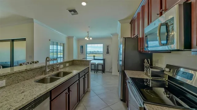 $6,500 | 5624 Palmer Circle, Unit 203, Bradenton, FL 34211