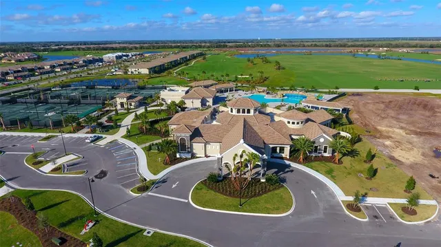 $6,500 | 5624 Palmer Circle, Unit 203, Bradenton, FL 34211