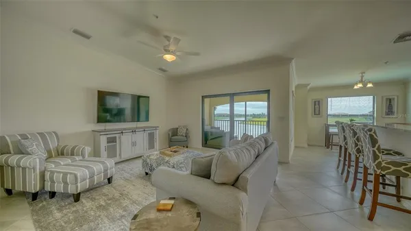 $6,500 | 5624 Palmer Circle, Unit 203, Bradenton, FL 34211