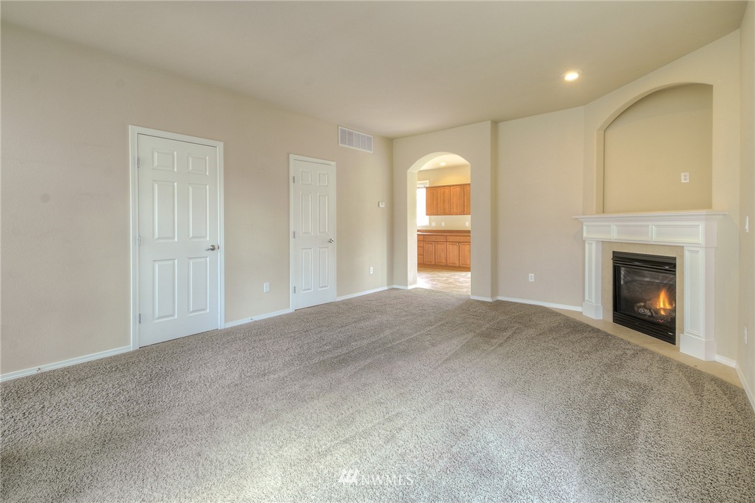 7146 Inlay Street Southeast Lacey, WA 98513 - Photo 4 of 25 Gallery Image 4