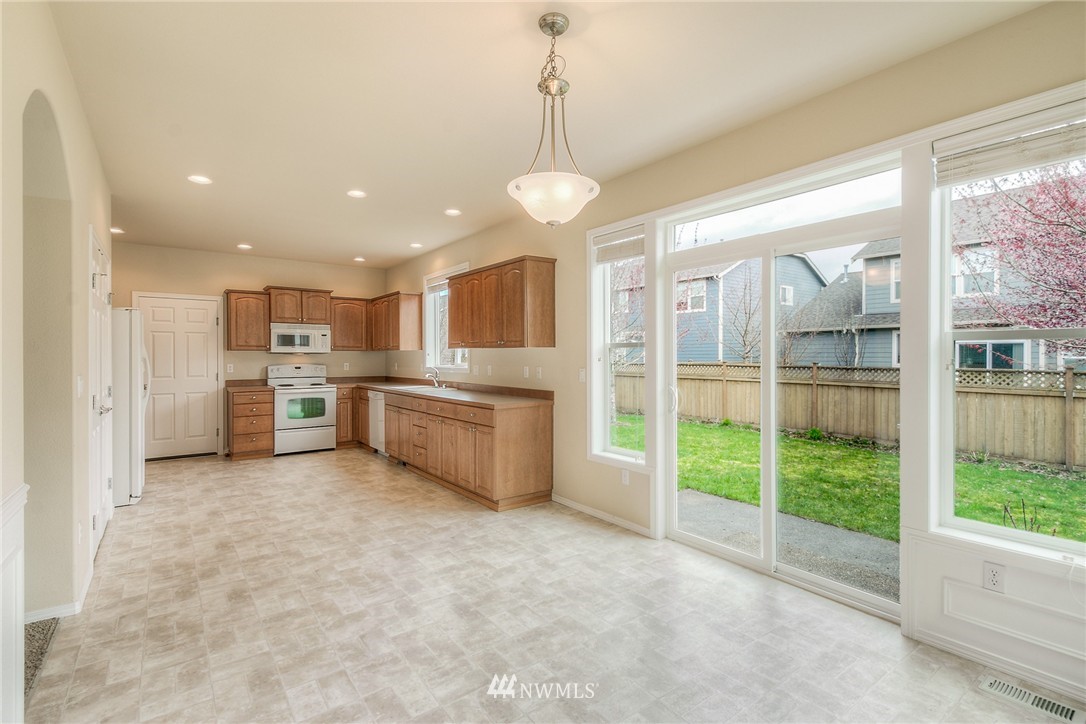 7146 Inlay Street Southeast Lacey, WA 98513 - Photo 8 of 25 Gallery Image 8