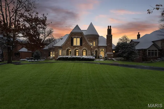 $2,700,000 | 55 Fair Oaks Drive, Ladue, MO 63124