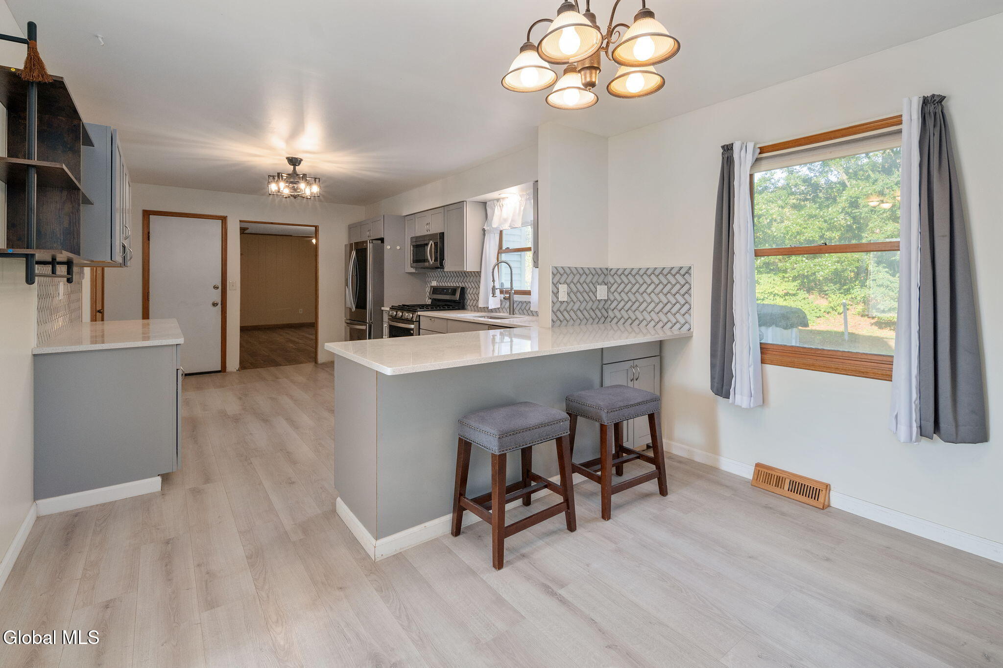 217 Shereen Court Schenectady, NY 12304 - Photo 12 of 45 10-217ShereenCt_int_05