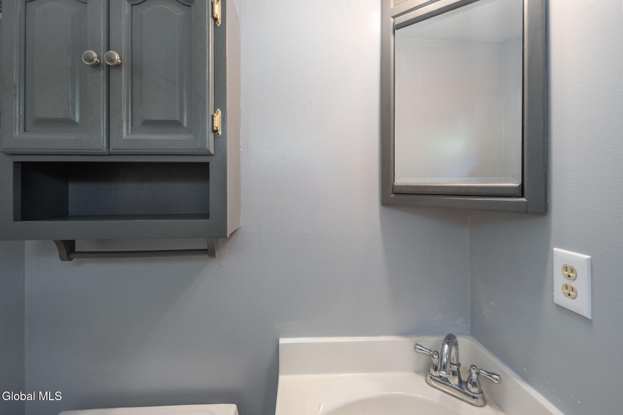 217 Shereen Court Schenectady, NY 12304 - Photo 21 of 45 21-217ShereenCt_int_16