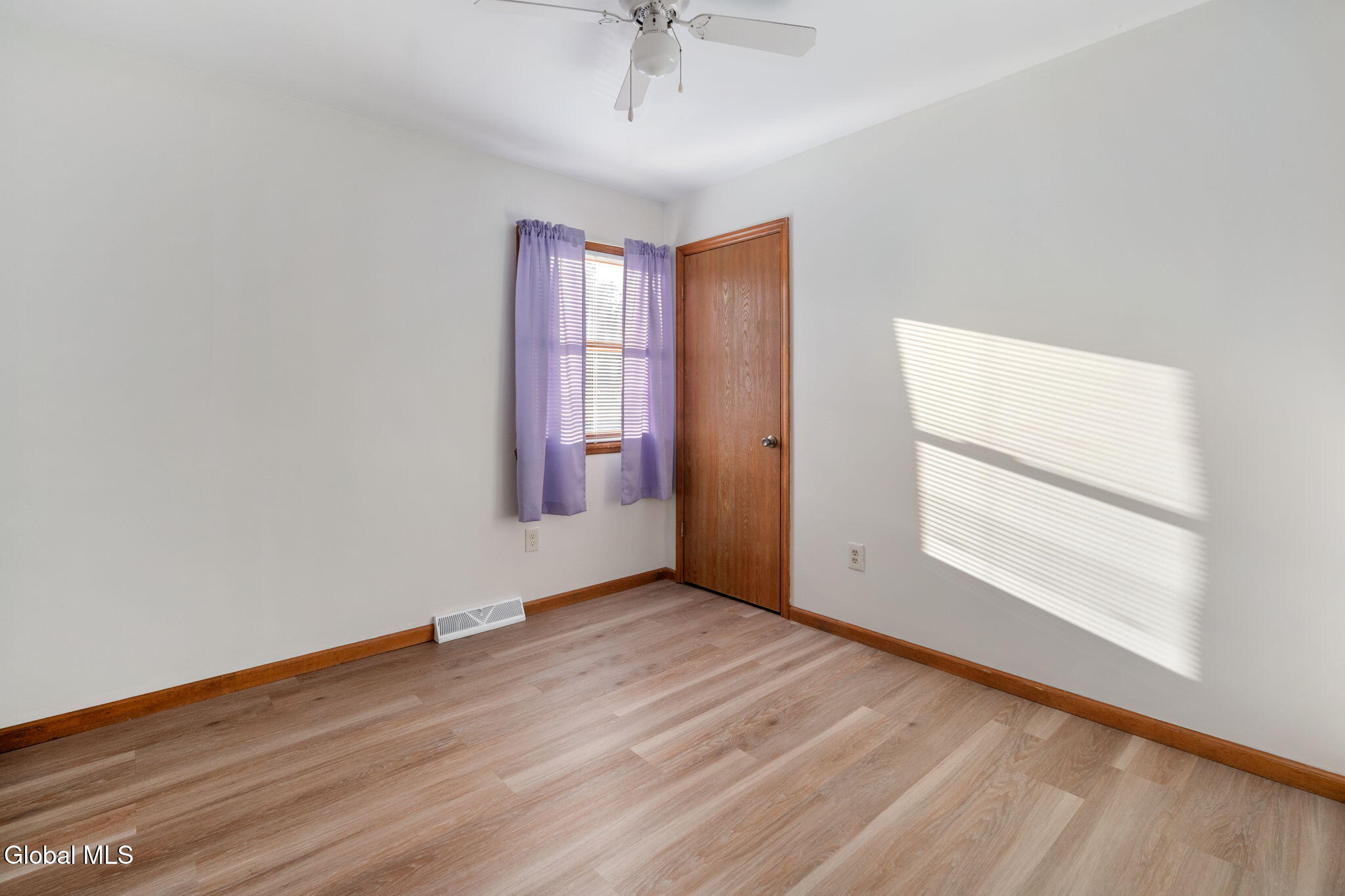 217 Shereen Court Schenectady, NY 12304 - Photo 24 of 45 25-217ShereenCt_int_20