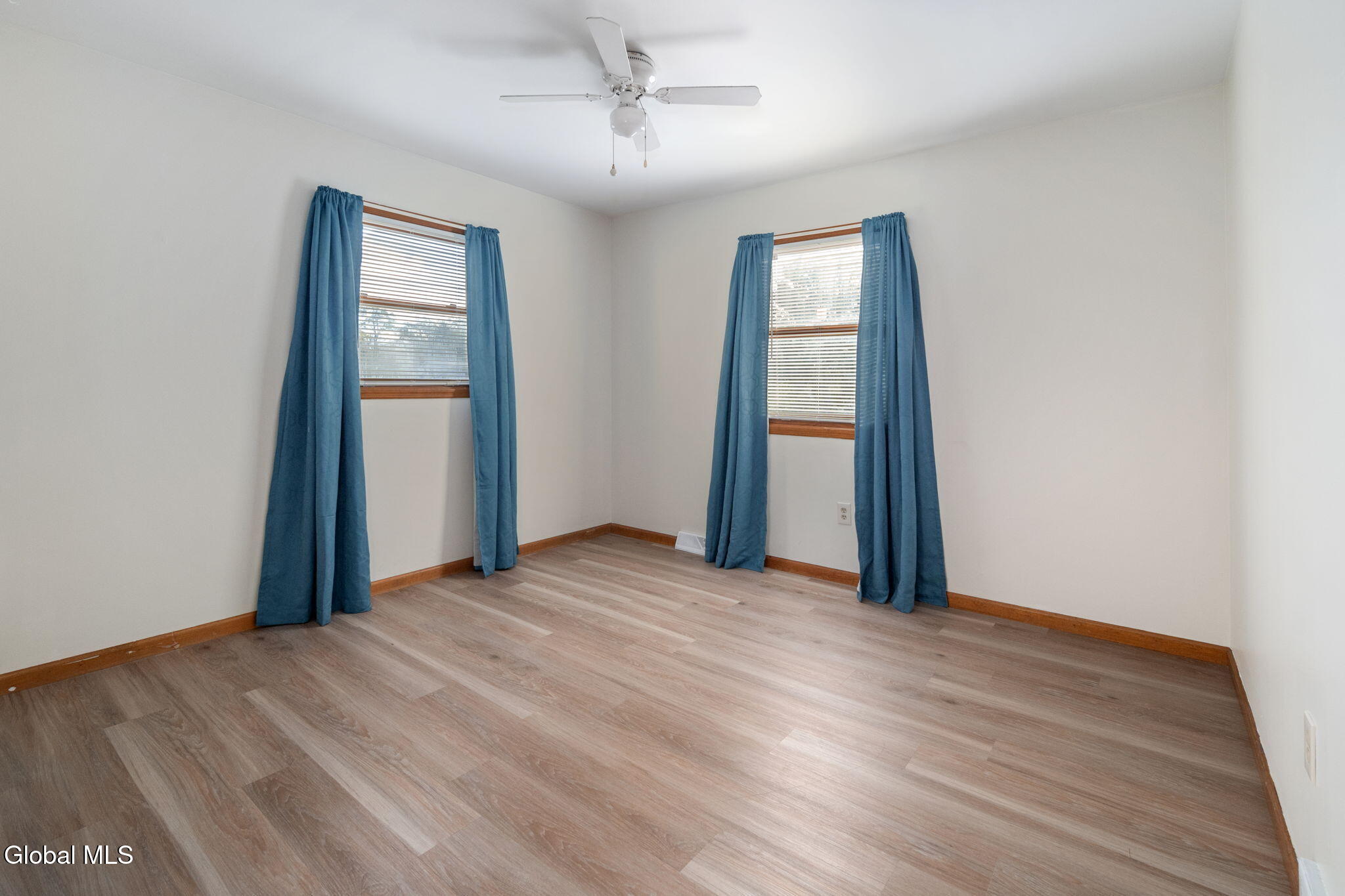 217 Shereen Court Schenectady, NY 12304 - Photo 26 of 45 27-217ShereenCt_int_22