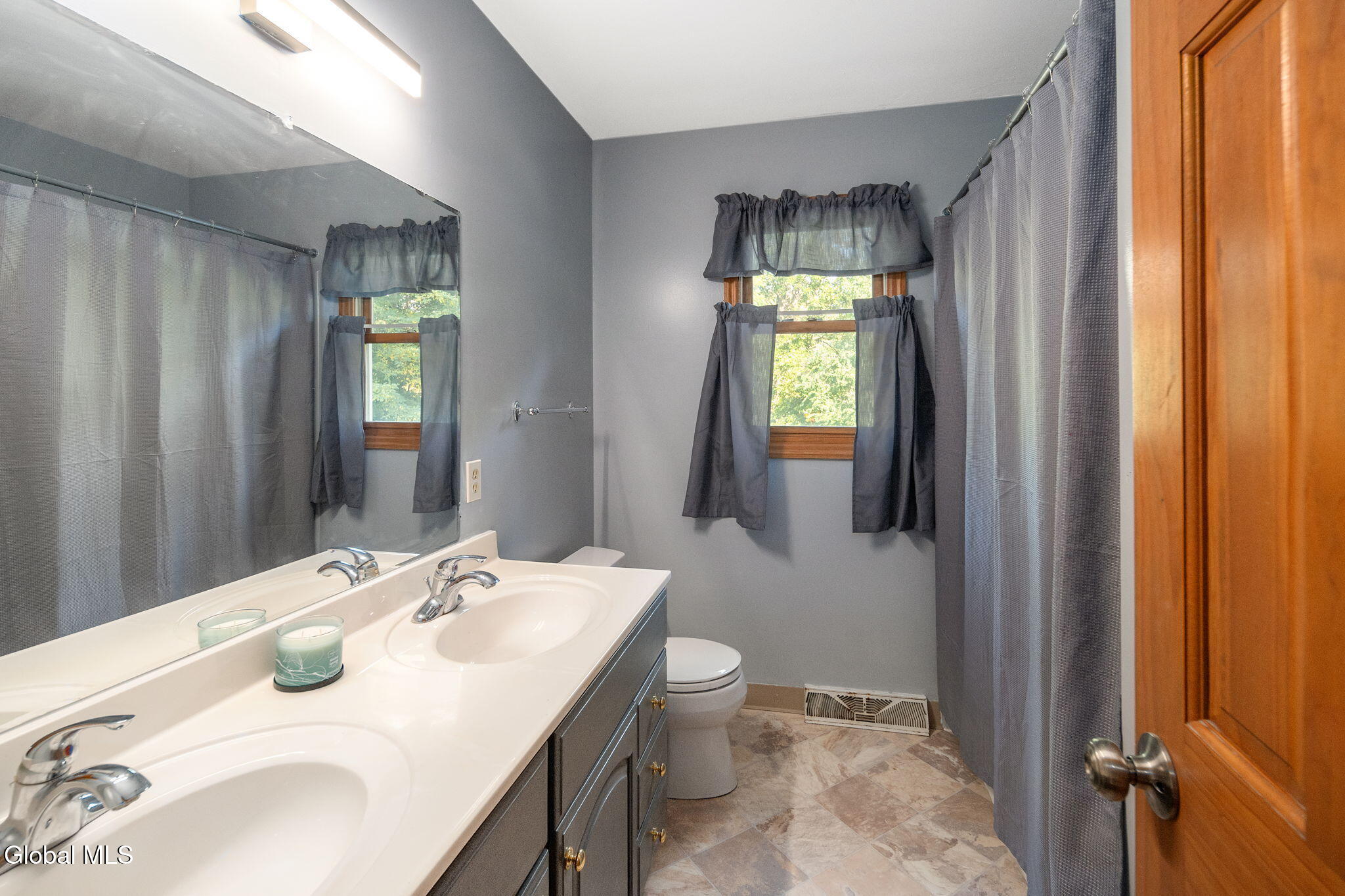 217 Shereen Court Schenectady, NY 12304 - Photo 28 of 45 29-217ShereenCt_int_24