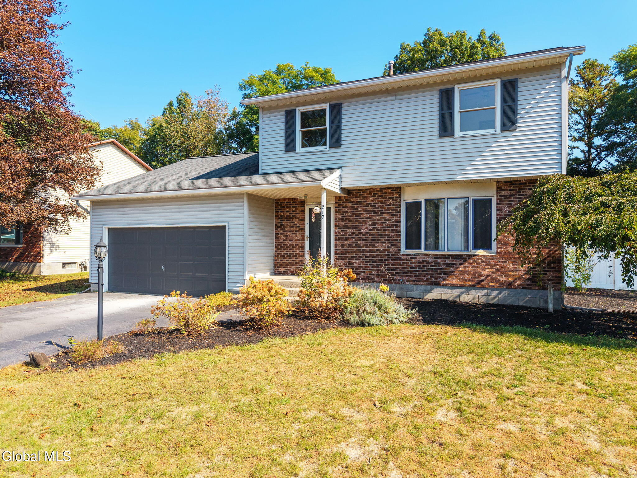 217 Shereen Court Schenectady, NY 12304 - Photo 3 of 45 4-217ShereenCt_04