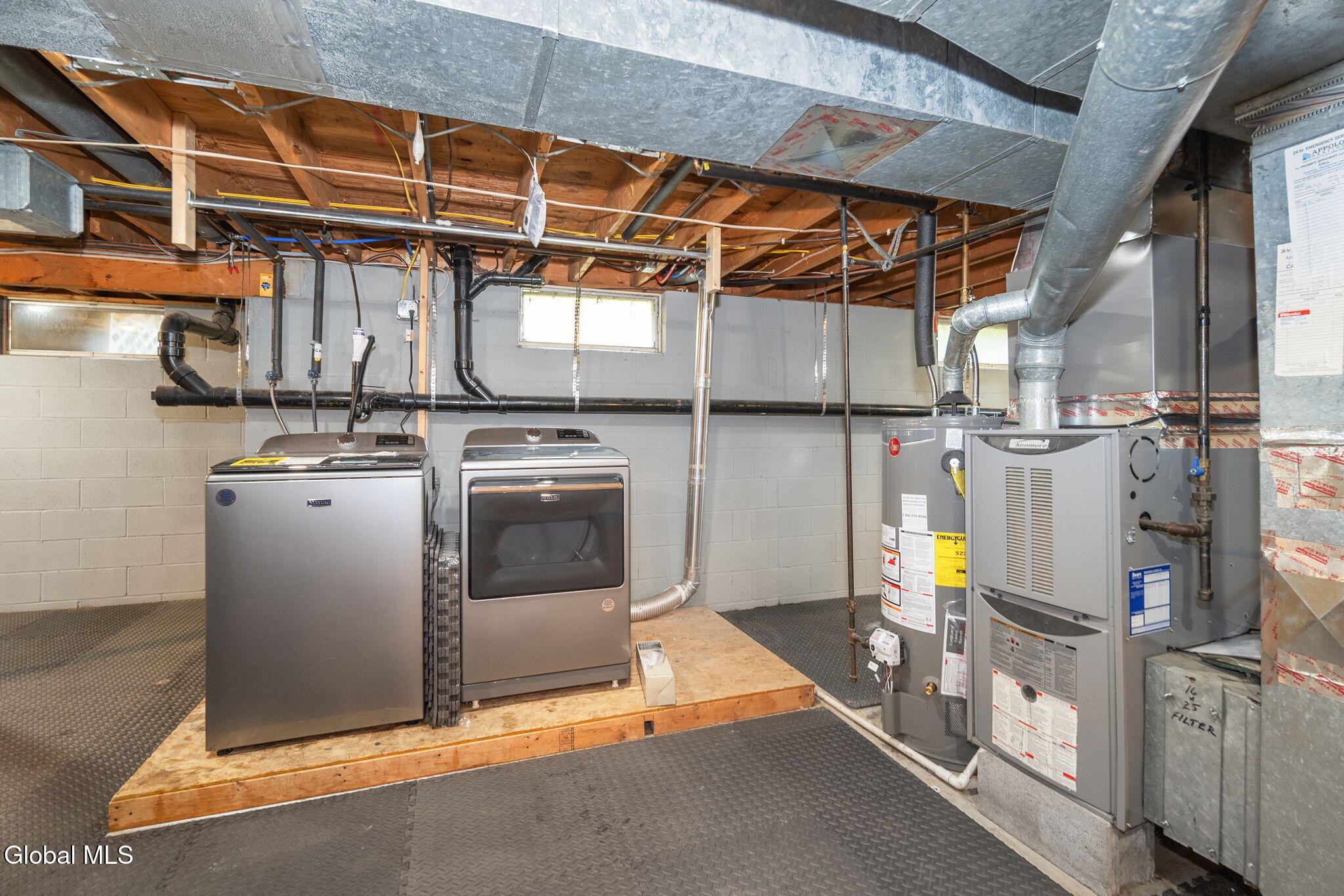 217 Shereen Court Schenectady, NY 12304 - Photo 31 of 45 32-217ShereenCt_int_27