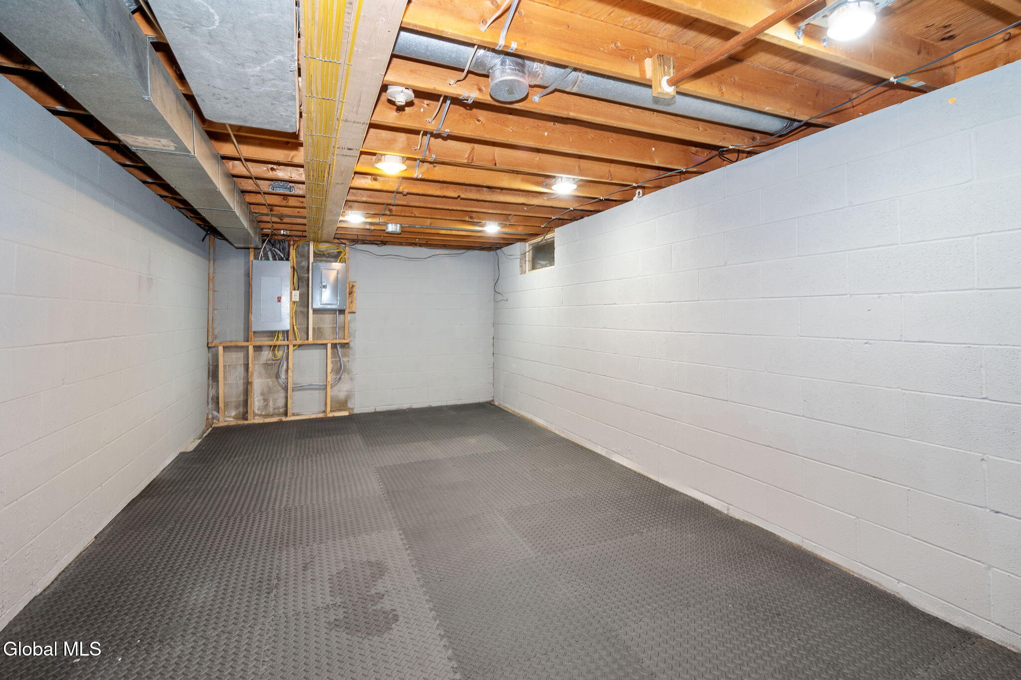 217 Shereen Court Schenectady, NY 12304 - Photo 33 of 45 34-217ShereenCt_int_29