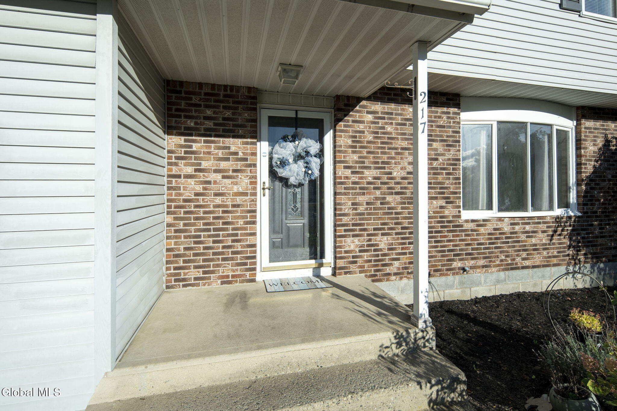 217 Shereen Court Schenectady, NY 12304 - Photo 4 of 45 5-217ShereenCt_00