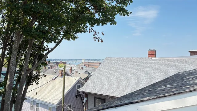 $3,200 | 75 Pelham Street, Unit D, Newport, RI 02840