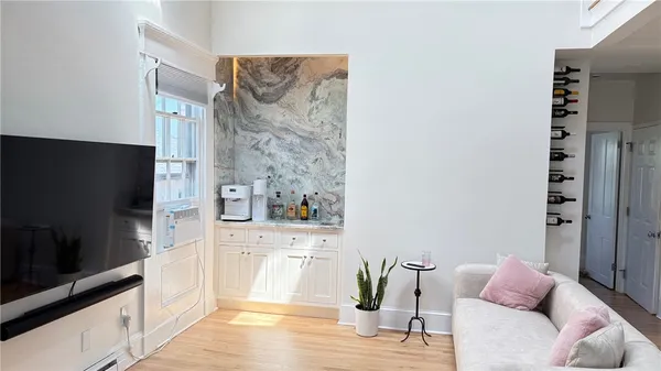 $3,200 | 75 Pelham Street, Unit D, Newport, RI 02840