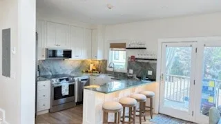 $3,200 | 75 Pelham Street, Unit D, Newport, RI 02840