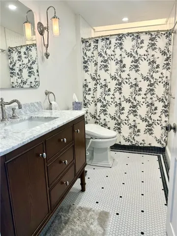 $3,200 | 75 Pelham Street, Unit D, Newport, RI 02840