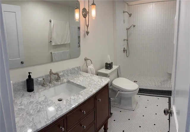 $3,200 | 75 Pelham Street, Unit D, Newport, RI 02840