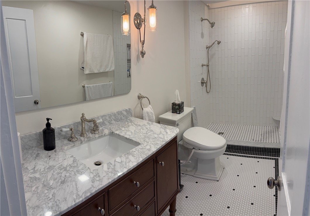 75 Pelham Street, Unit D Newport, RI 02840 - Photo 9 of 17