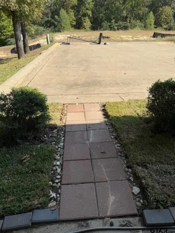 a view of an outdoor space