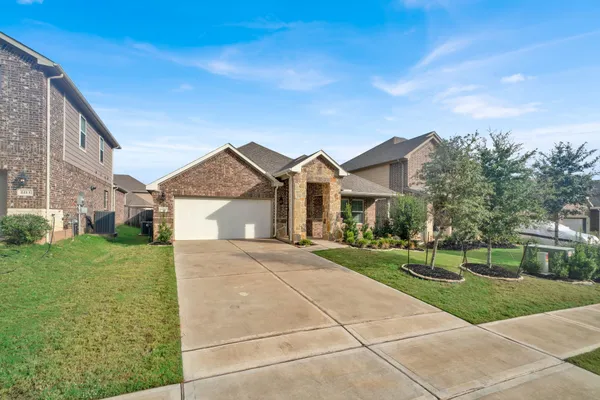 $2,450 | 2217 Gadwall Court, Conroe, TX 77384
