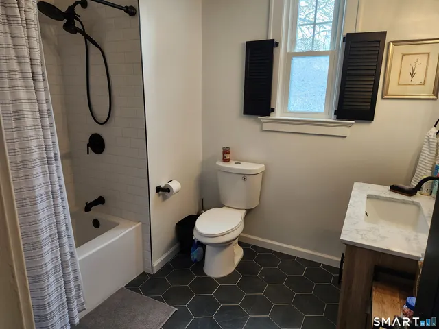 $375,000 | 179 Winthrop Terrace, Meriden, CT 06451