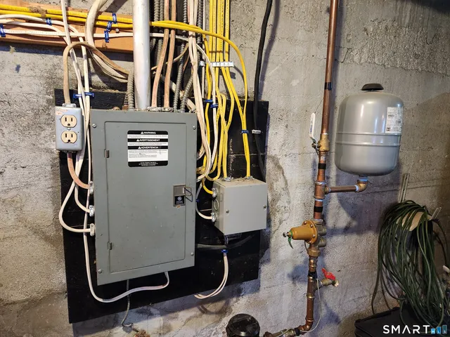 $375,000 | 179 Winthrop Terrace, Meriden, CT 06451