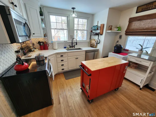 $375,000 | 179 Winthrop Terrace, Meriden, CT 06451