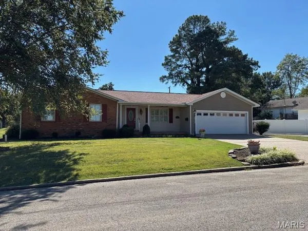 $389,000 | 909 Saddle Spur Road, Dexter, MO 63841