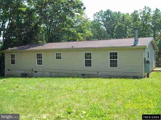 30 Hemlock Road Manchester, PA 17345 - Photo 2 of 25 a backyard of a house with lots of green space