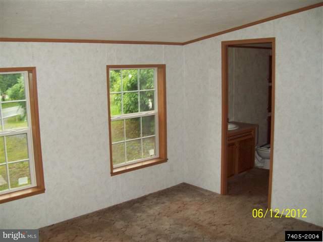 30 Hemlock Road Manchester, PA 17345 - Photo 17 of 25 an empty room with windows