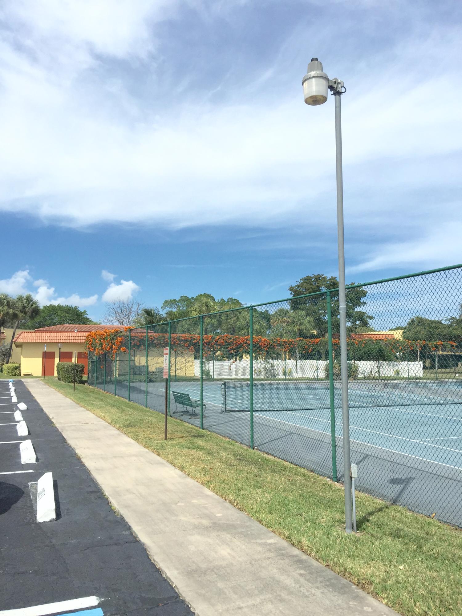 924 Southwest 9th St Circle, Unit 206 Boca Raton, FL 33486 - Photo 18 of 22 Clubhouse & Tennis