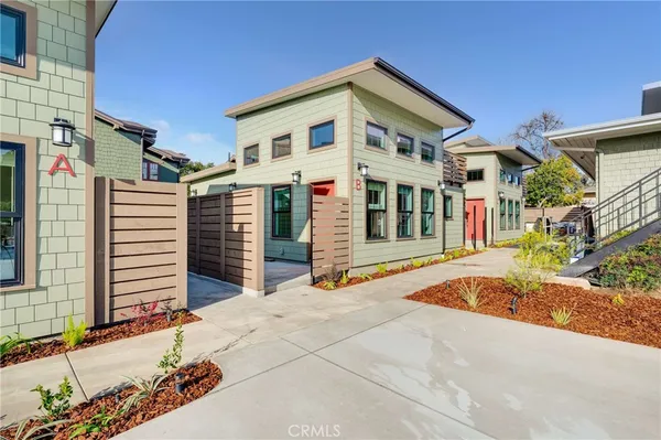 $2,785 | 127 East Foothill Boulevard, Unit B, Glendora, CA 91741