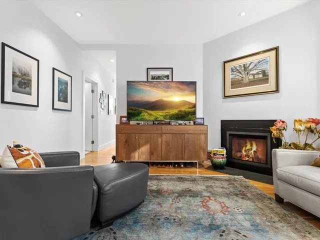 $1,650,000 | 9-17 Harcourt Street, Unit 503, Boston, MA 02116