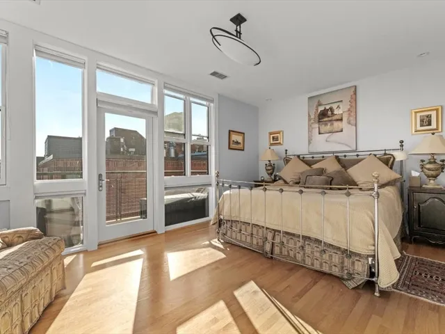 $1,650,000 | 9-17 Harcourt Street, Unit 503, Boston, MA 02116