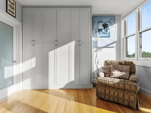 $1,650,000 | 9-17 Harcourt Street, Unit 503, Boston, MA 02116