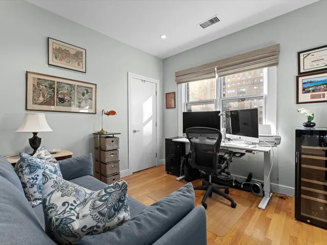 $1,650,000 | 9-17 Harcourt Street, Unit 503, Boston, MA 02116