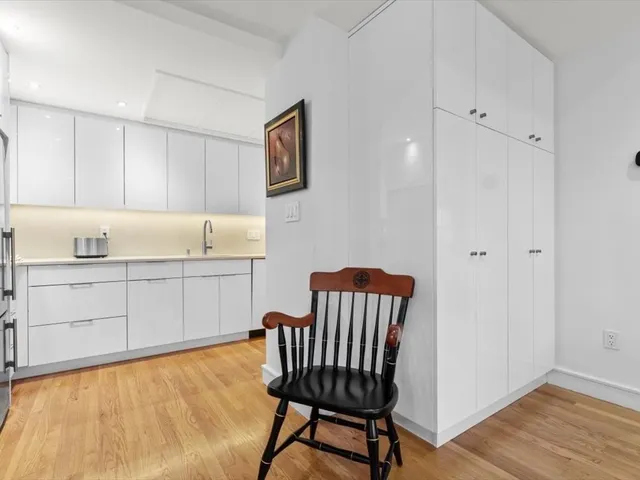 $1,650,000 | 9-17 Harcourt Street, Unit 503, Boston, MA 02116