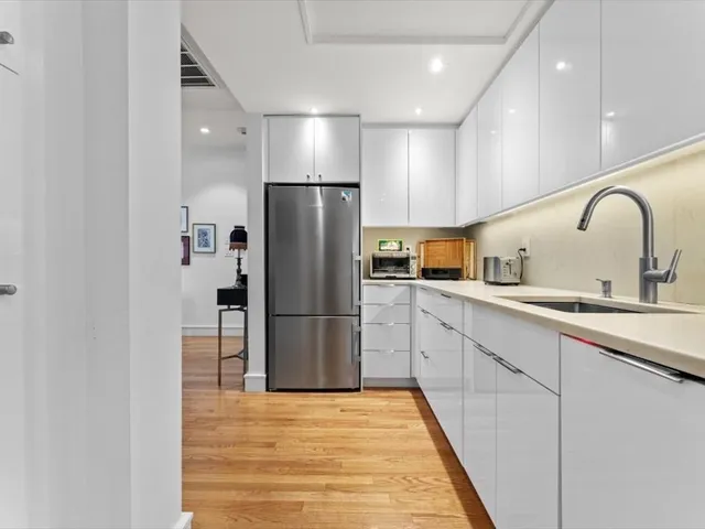 $1,650,000 | 9-17 Harcourt Street, Unit 503, Boston, MA 02116