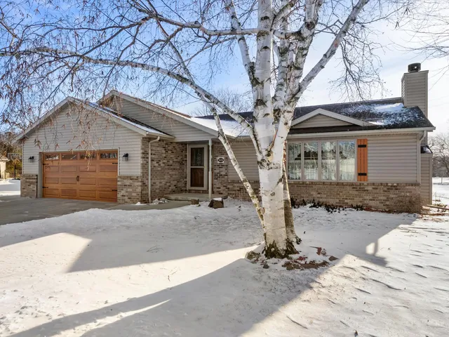 $399,900 | 501 River Bluff Drive, Manitowoc, WI 54220