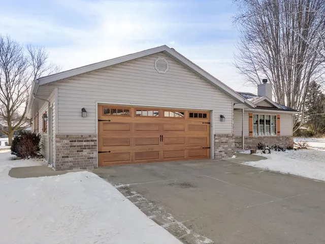 $399,900 | 501 River Bluff Drive, Manitowoc, WI 54220