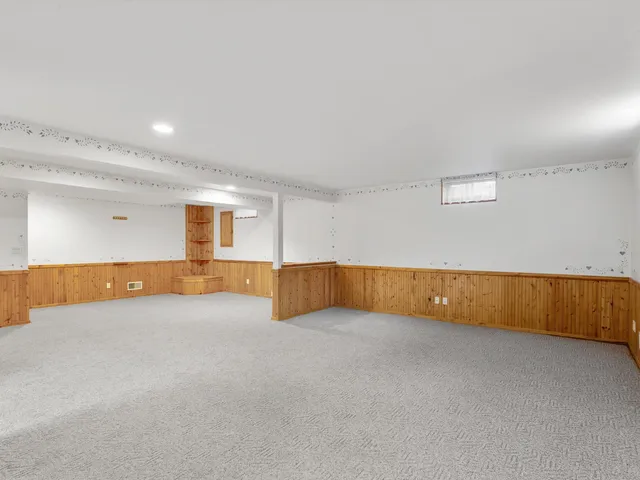 $399,900 | 501 River Bluff Drive, Manitowoc, WI 54220